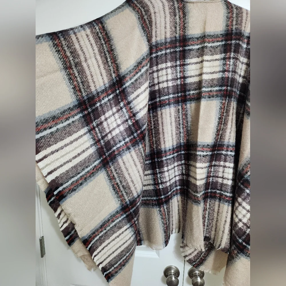 FRAAS The Scarf Company Cape Poncho Plaid Brown /Black Cozy Wrap Onesize - Picture 5 of 8